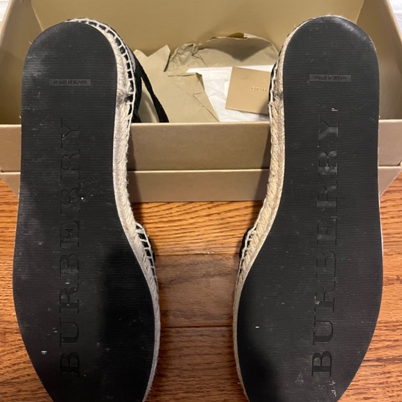Burberry shoes - Picture 10 of 11
